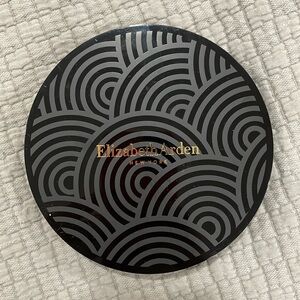 Brand new Elizabeth Arden eye shadow palette
